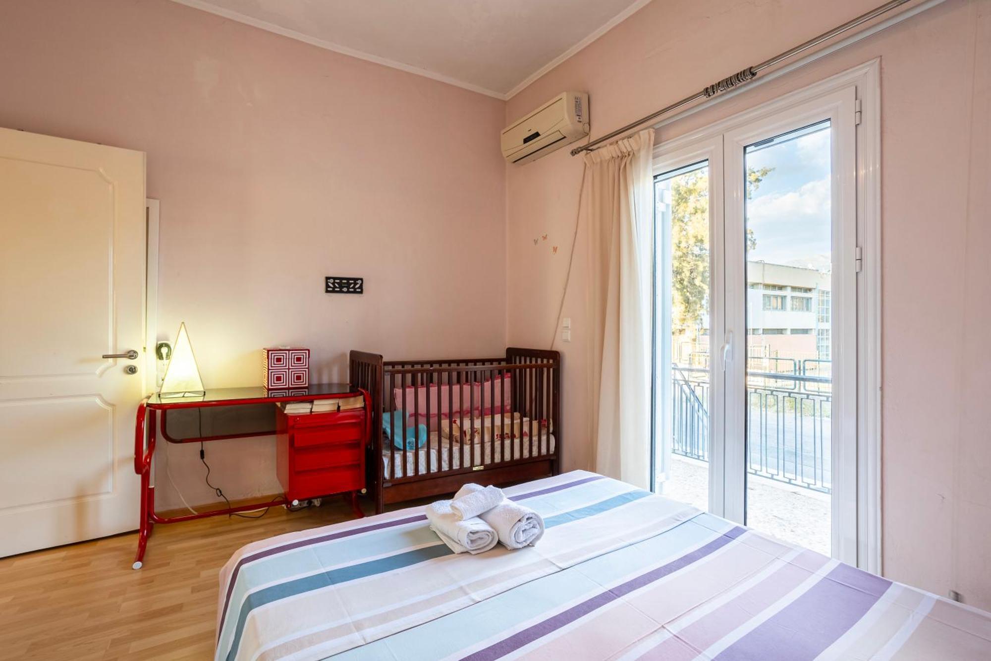 Kalamata'S Sunny Retreat Near The Historic Center Exterior photo