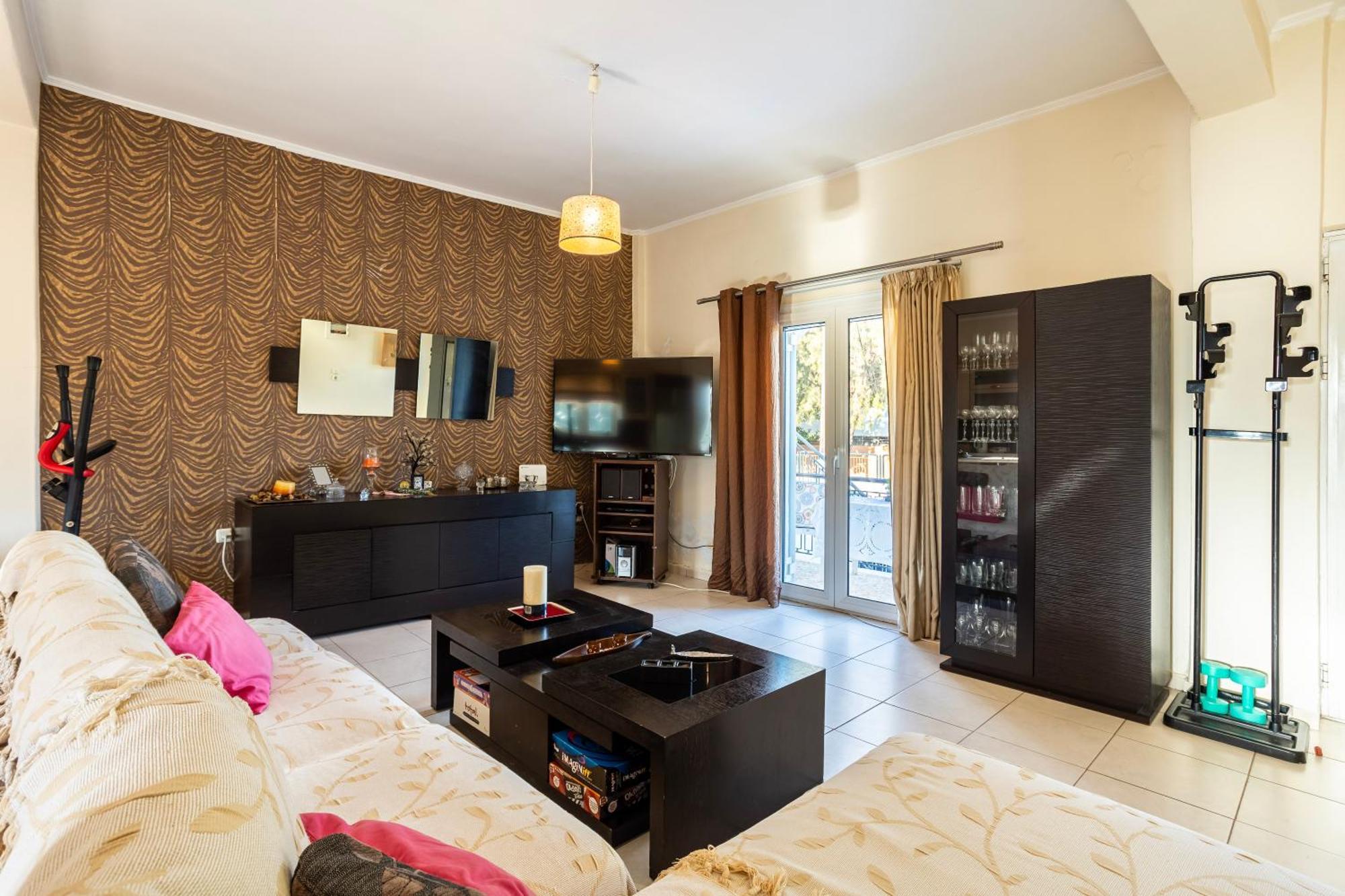 Kalamata'S Sunny Retreat Near The Historic Center Exterior photo